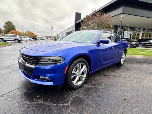 Used 2021 Dodge Charger SXT w/ Driver Convenience Group image 4