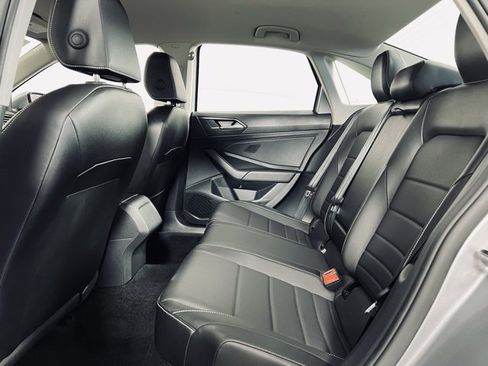 Used 2024 Volkswagen Jetta SE image 11