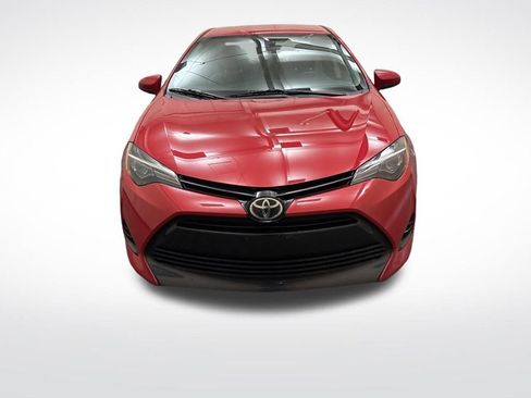 Used 2018 Toyota Corolla LE image 2