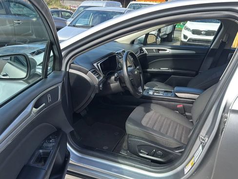 Used 2020 Ford Fusion SE image 23
