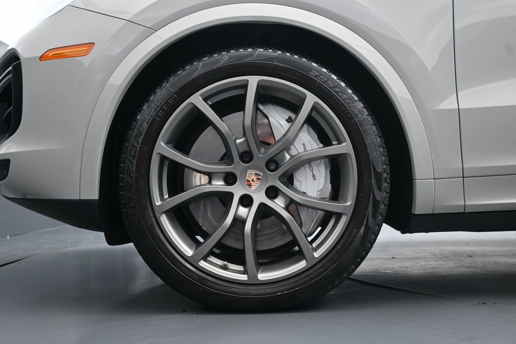 Used 2020 Porsche Cayenne Turbo AWD/4WD image 8