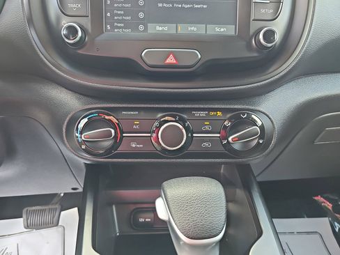 Used 2021 Kia Soul LX FWD image 24
