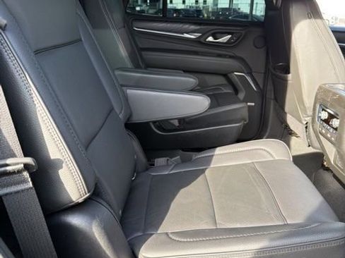 Used 2021 GMC Yukon Denali w/ Denali Premium Package image 23