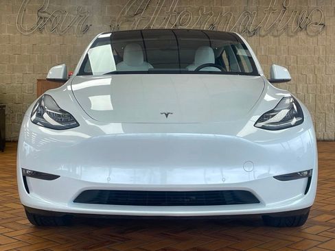 Used 2021 Tesla Model Y Long Range image 3