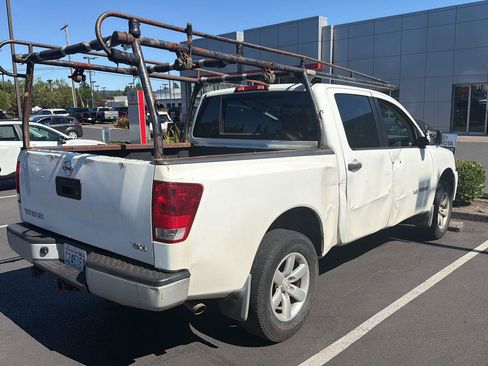 Used 2015 Nissan Titan S AWD/4WD image 5