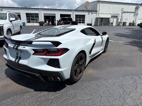 Used 2022 Chevrolet Corvette Stingray Preferred Cpe w/ Z51 Performance Package RWD image 4