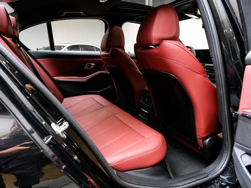 Used 2025 BMW 330i xDrive Sedan w/ Convenience Package image 40