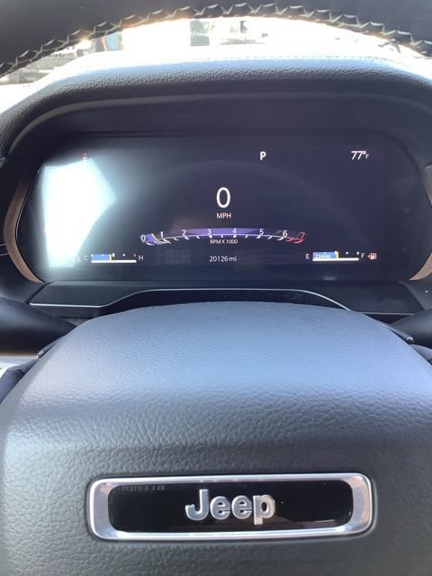 Certified 2025 Jeep Grand Cherokee Limited AWD/4WD image 11