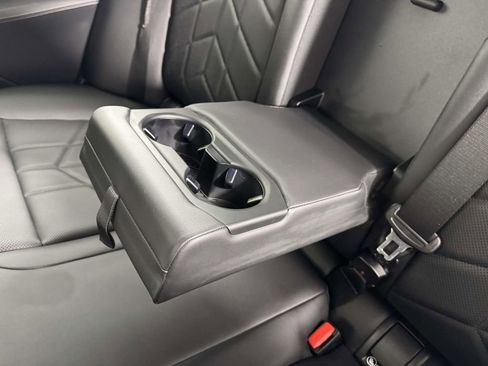 Used 2025 BMW 530i xDrive 530i xDrive w/ Premium Package image 33