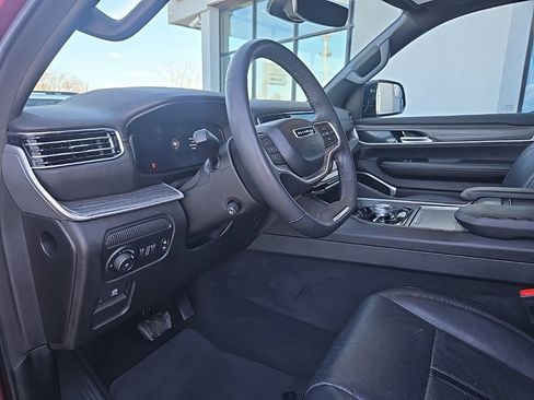 Used 2024 Jeep Wagoneer Series II image 35