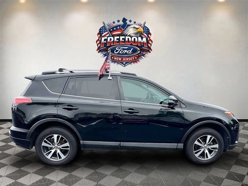 Used 2017 Toyota RAV4 XLE FWD image 4