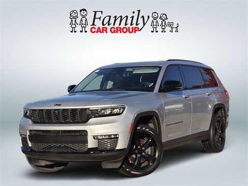 Used 2023 Jeep Grand Cherokee L Limited w/ Luxury Tech Group II image 1