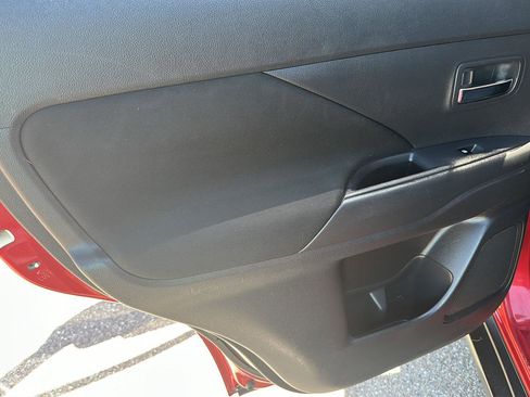 Used 2018 Mitsubishi Outlander SE AWD/4WD image 19