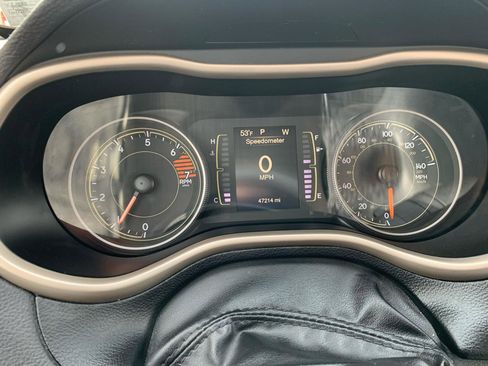 Used 2017 Jeep Cherokee Latitude w/ Safety/Convenience Group image 14