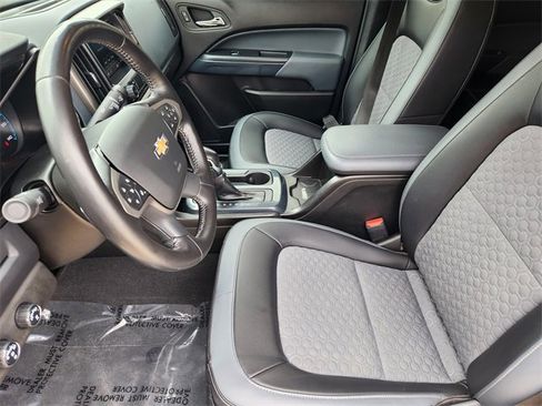 Used 2022 Chevrolet Colorado Z71 w/ Safety Package AWD/4WD image 3