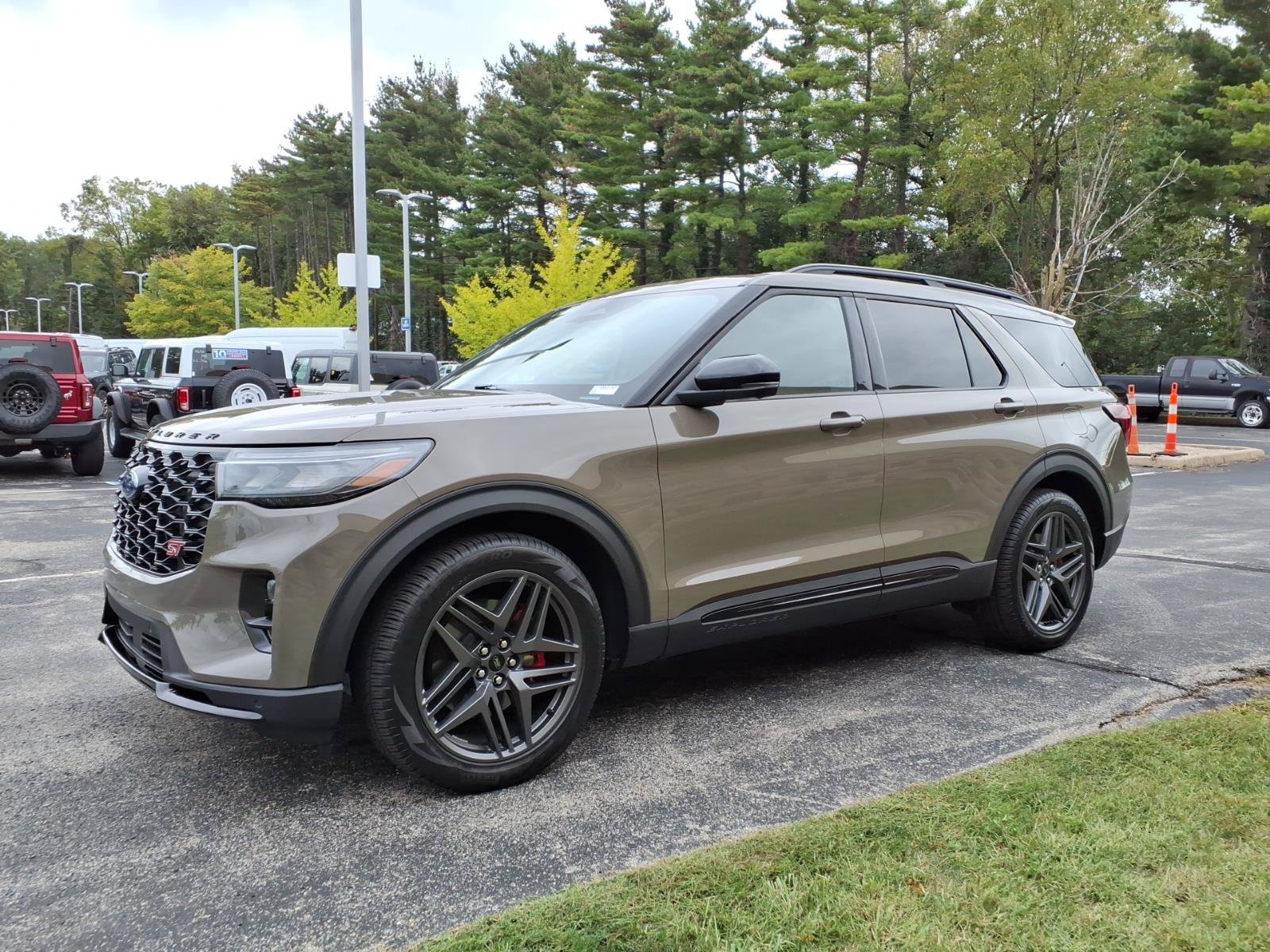 Used 2026 Ford Explorer ST w/ Sun And Sound Package AWD/4WD image 5