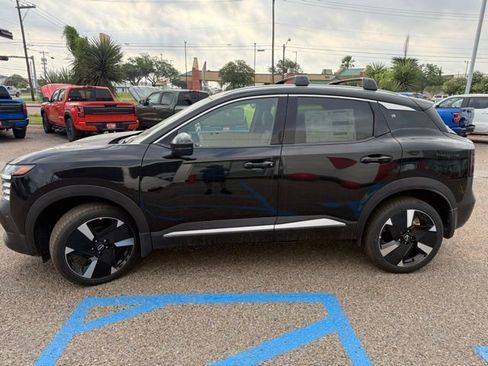 New 2026 Nissan Kicks SR w/ Cold Weather Package FWD image 4
