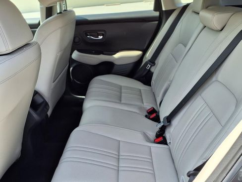 Used 2024 Honda HR-V EX-L image 9