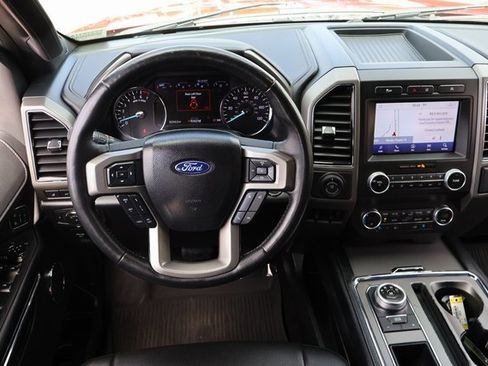 Used 2021 Ford Expedition XLT image 16