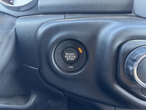 Used 2020 Jeep Gladiator Rubicon image 14