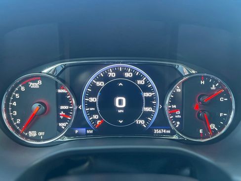 Used 2023 GMC Acadia Denali w/ Denali Technology Package FWD image 11