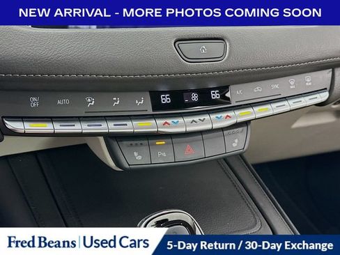 Used 2023 Cadillac XT4 Luxury w/ Cold Weather Package FWD image 21