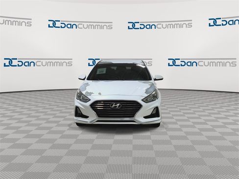 Used 2018 Hyundai Sonata SE image 3