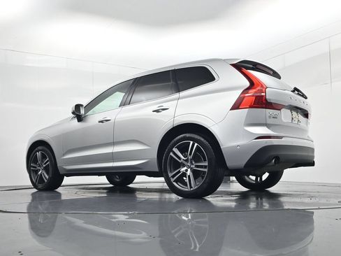 Used 2019 Volvo XC60 T5 Momentum w/ Multimedia Package AWD/4WD image 46