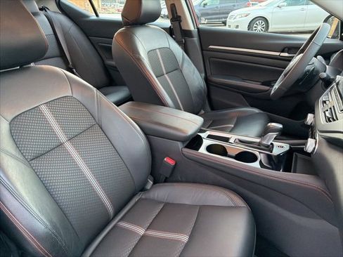 Used 2024 Nissan Altima 2.5 SR image 15