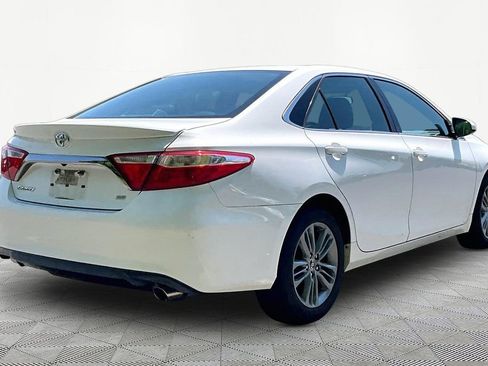 Used 2015 Toyota Camry SE FWD image 5
