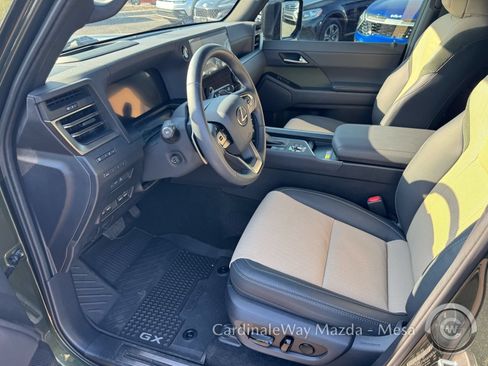 Used 2026 Lexus GX 550 w/ Accessory Package (CT) AWD/4WD image 11