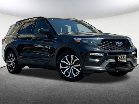 Used 2022 Ford Explorer ST-Line w/ Class IV Trailer Tow Package image 2