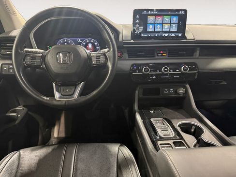 Used 2025 Honda Pilot Elite image 11