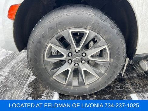 Certified 2022 Chevrolet Suburban Z71 w/ Luxury Package image 5