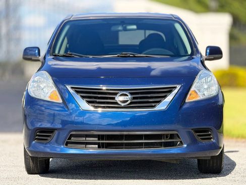 Used 2014 Nissan Versa SV w/ Convenience Package FWD image 3