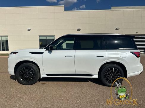 Used 2026 INFINITI QX80 Autograph w/ Premium Cargo Package image 2