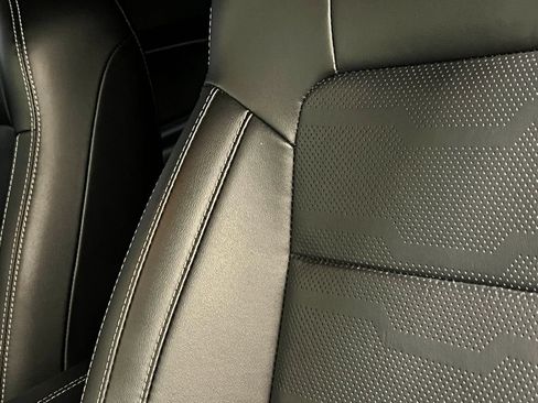 Used 2022 Ford Mustang GT Premium w/ Equipment Group 401A RWD image 19