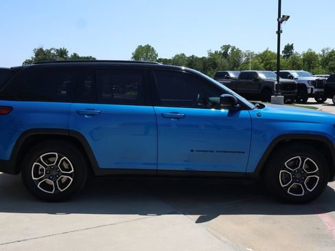 Used 2022 Jeep Grand Cherokee Trailhawk w/ Advanced Protech Group II AWD/4WD image 4