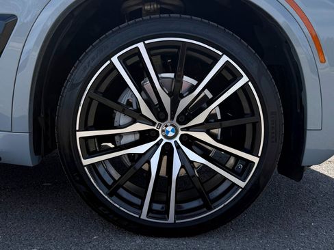 Used 2025 BMW X5 xDrive40i w/ M Sport Package image 16