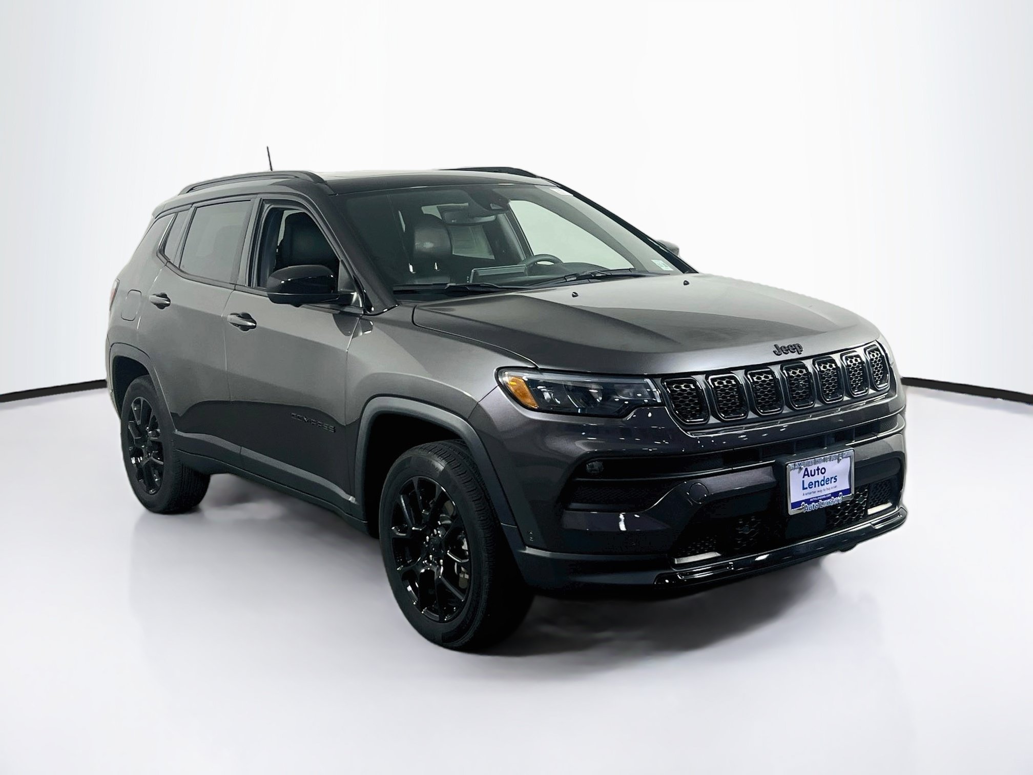 Used 2023 Jeep Compass Latitude w/ Sun and Sound Group AWD/4WD image 3