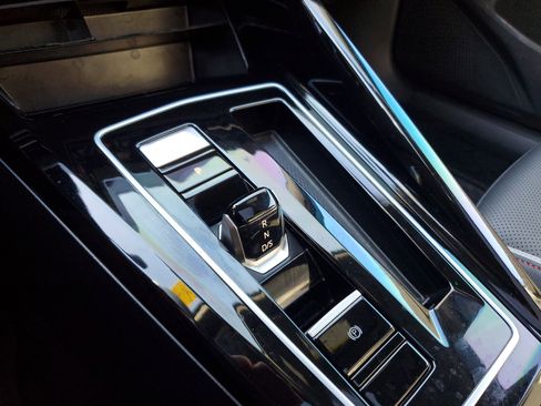 Used 2024 Volkswagen GTI SE image 20