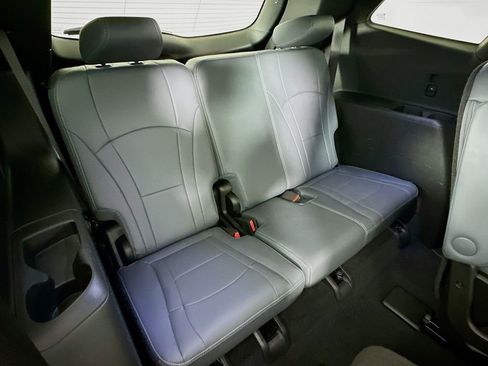 Used 2022 Buick Enclave Essence image 34