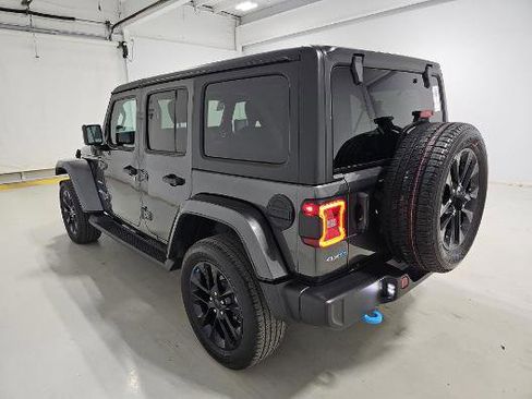 Used 2023 Jeep Wrangler Unlimited Sahara w/ Cold Weather Group image 5