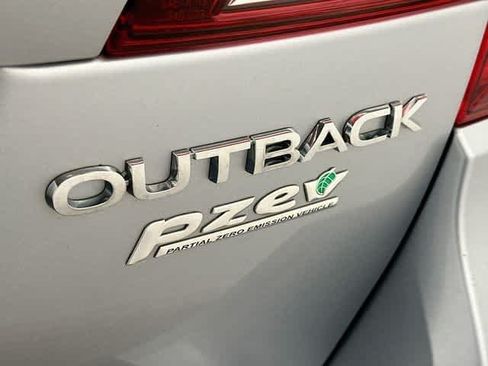 Used 2017 Subaru Outback 2.5i Premium AWD/4WD image 26