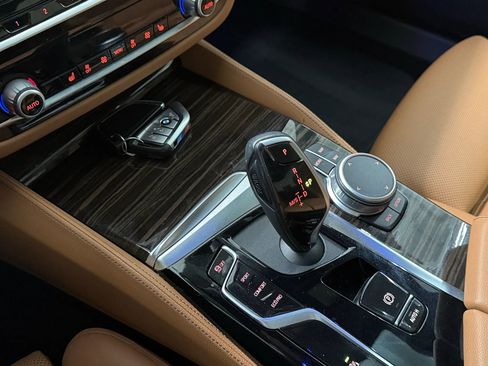 Used 2022 BMW 530i w/ M Sport Package image 27