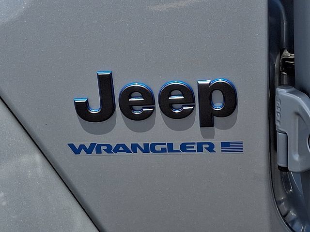 Used 2023 Jeep Wrangler Unlimited Sahara AWD/4WD image 30