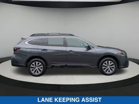 Certified 2022 Subaru Outback Premium image 2