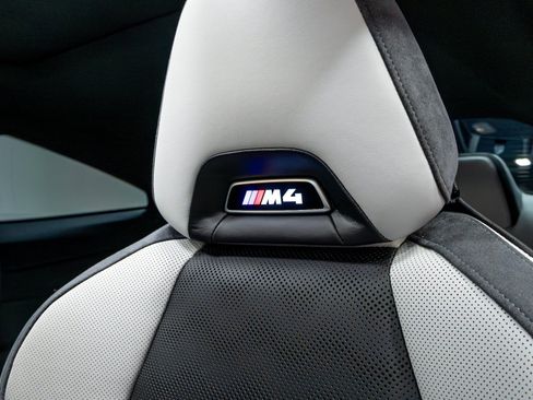 Used 2023 BMW M4 xDrive Competition w/ Executive Package AWD/4WD image 8