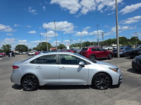 Certified 2024 Toyota Corolla SE image 2