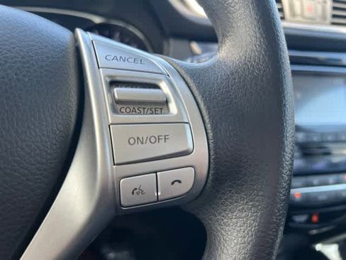 Used 2015 Nissan Rogue SV FWD image 27